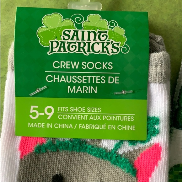New St Patrick’s Bundle, 1 dish towel 4 pr socks - Picture 3 of 6